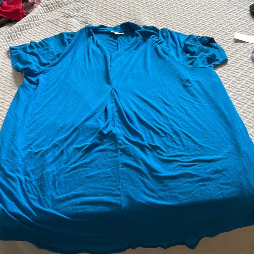 Avenue size 14/16 dressy blouse short sleeve